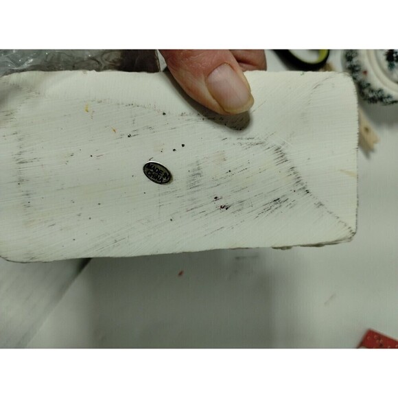 Dickens Collectables, Hand-Painted‎ Porcelain Carriage in Original Box - Picture 7 of 8